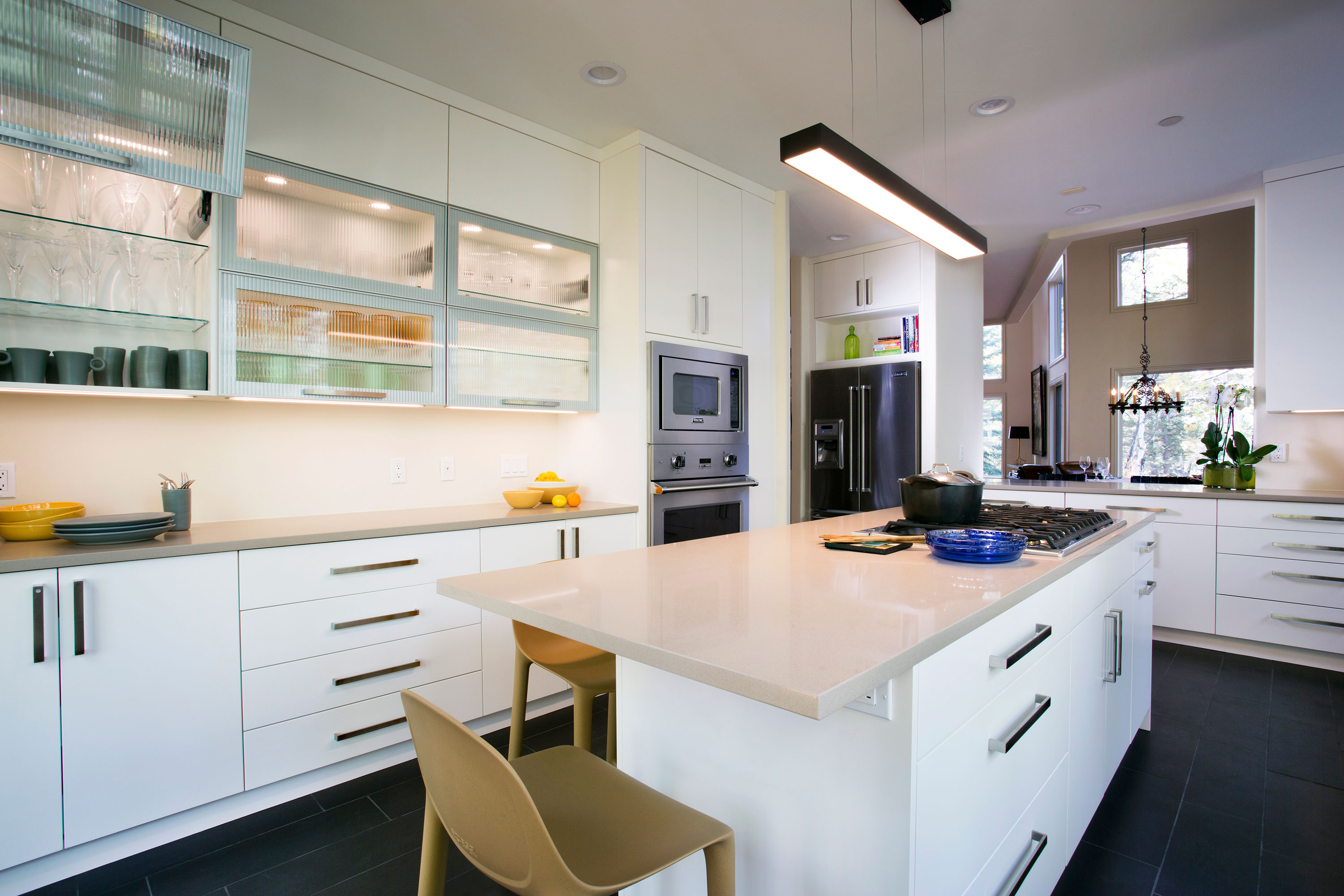 Modern-Euro_Kitchen_Cascade_2